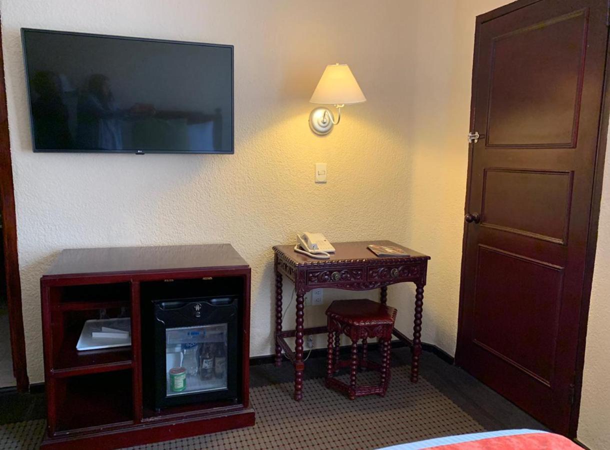 โรงแรมเจเนเว เม็กซิโกซิตี้ ภายนอก รูปภาพ A room at the hotel