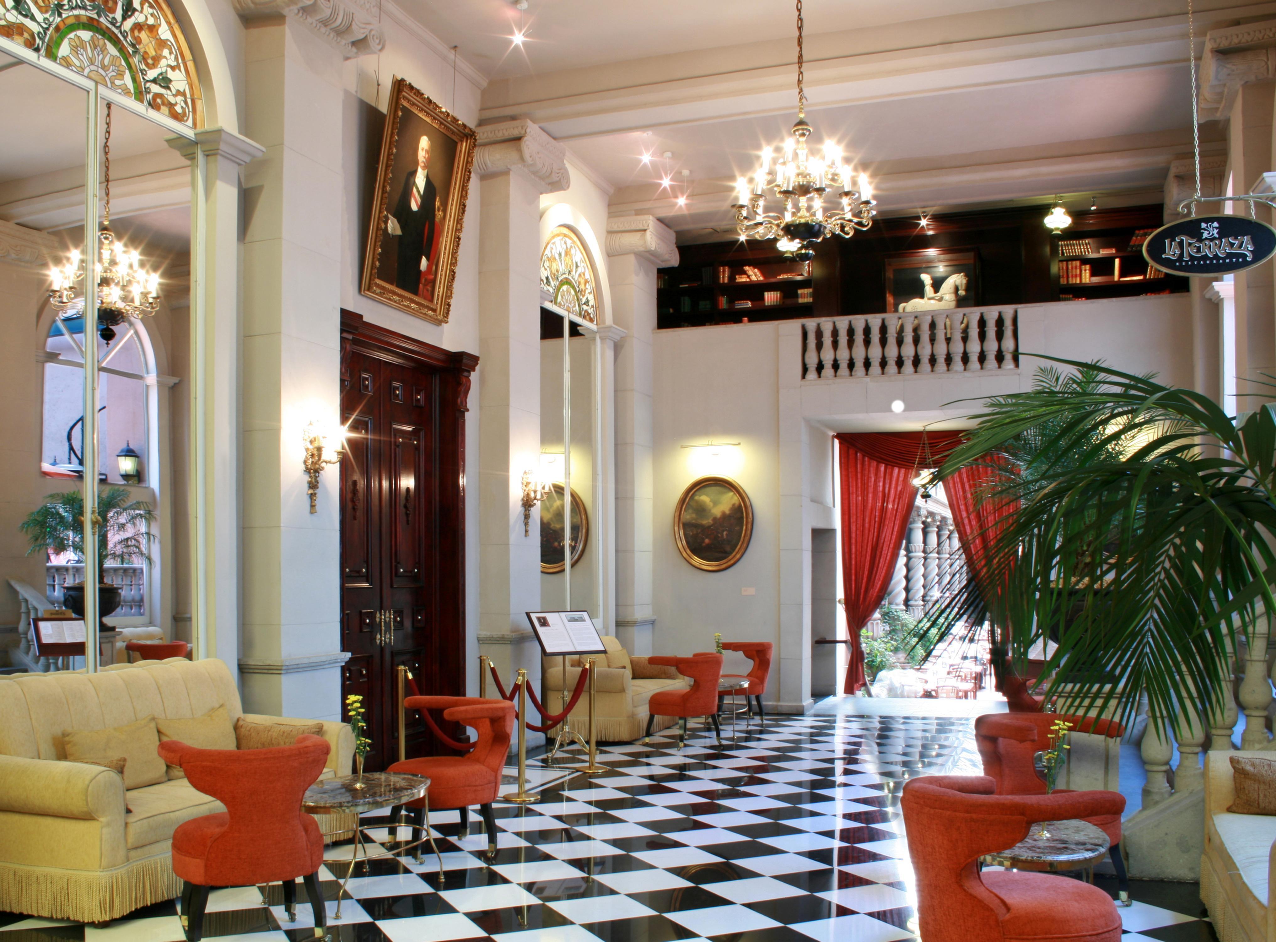 โรงแรมเจเนเว เม็กซิโกซิตี้ ภายนอก รูปภาพ The lobby of the hotel