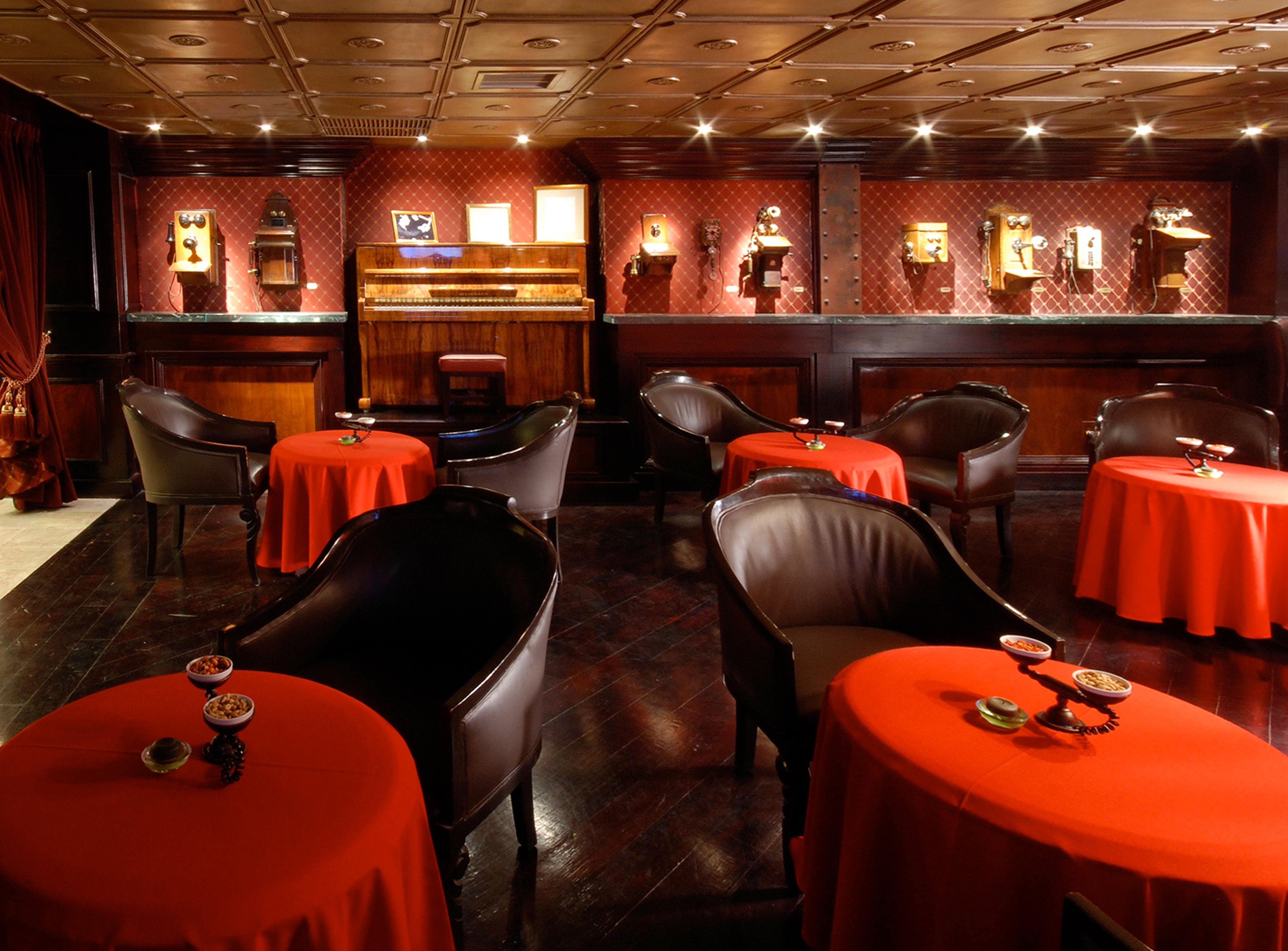 โรงแรมเจเนเว เม็กซิโกซิตี้ ภายนอก รูปภาพ The interior of the lounge