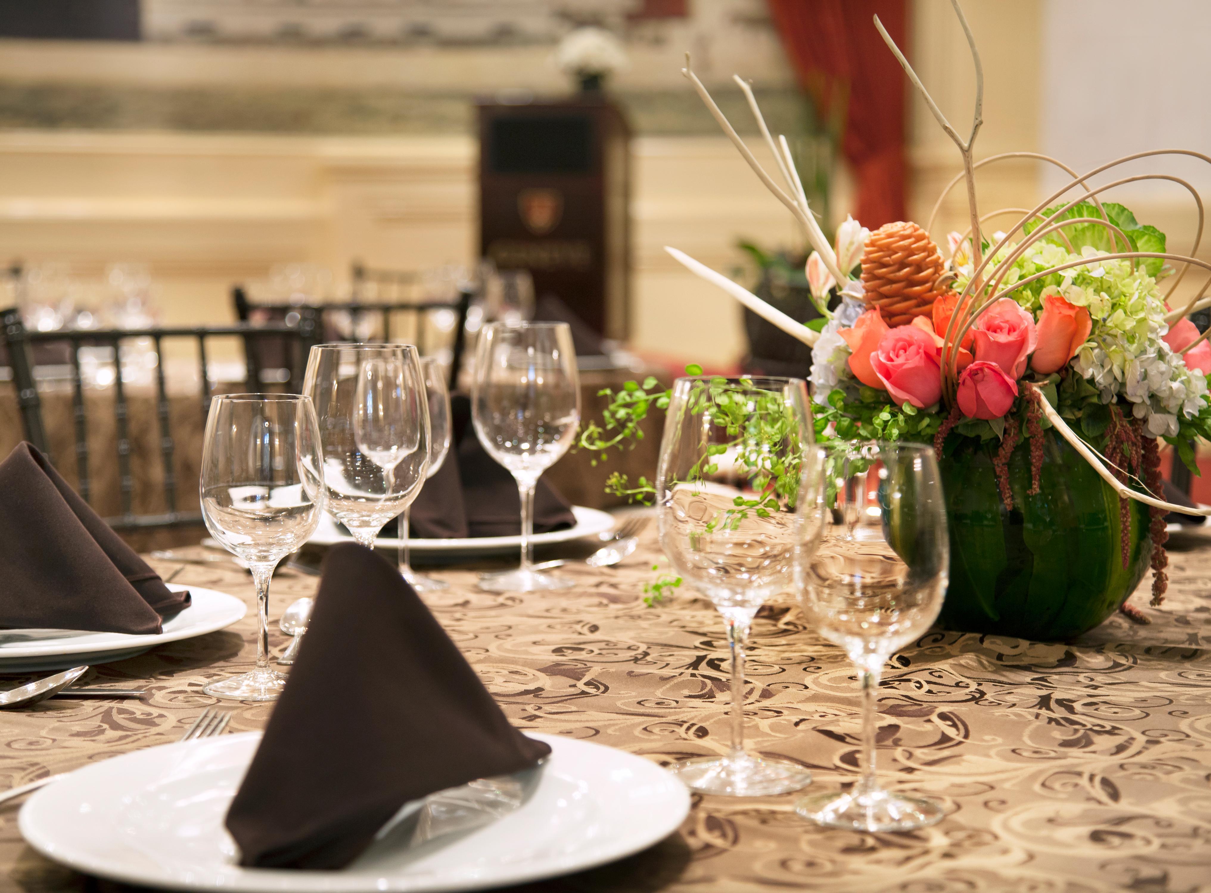 โรงแรมเจเนเว เม็กซิโกซิตี้ ภายนอก รูปภาพ A table set for a formal dinner