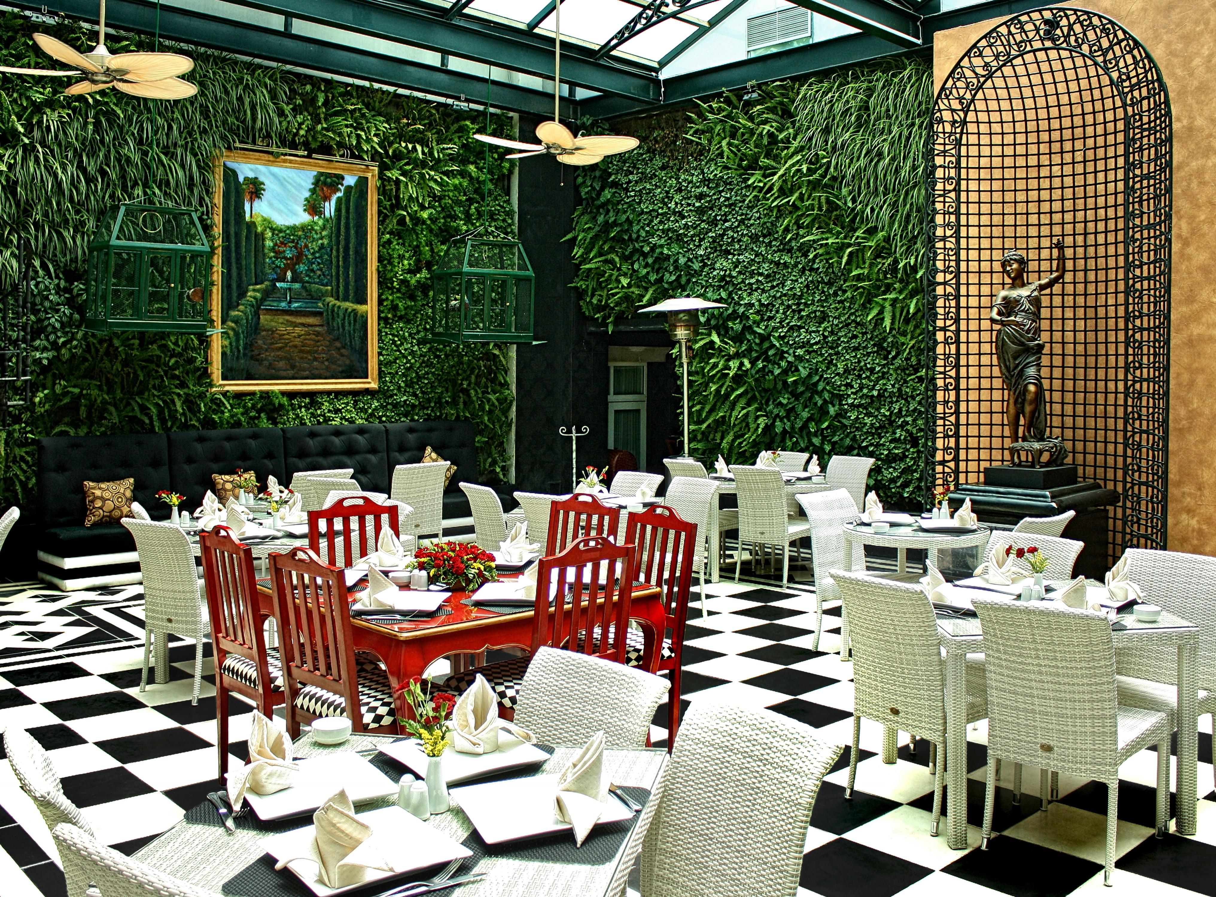 โรงแรมเจเนเว เม็กซิโกซิตี้ ภายนอก รูปภาพ The restaurant's interior