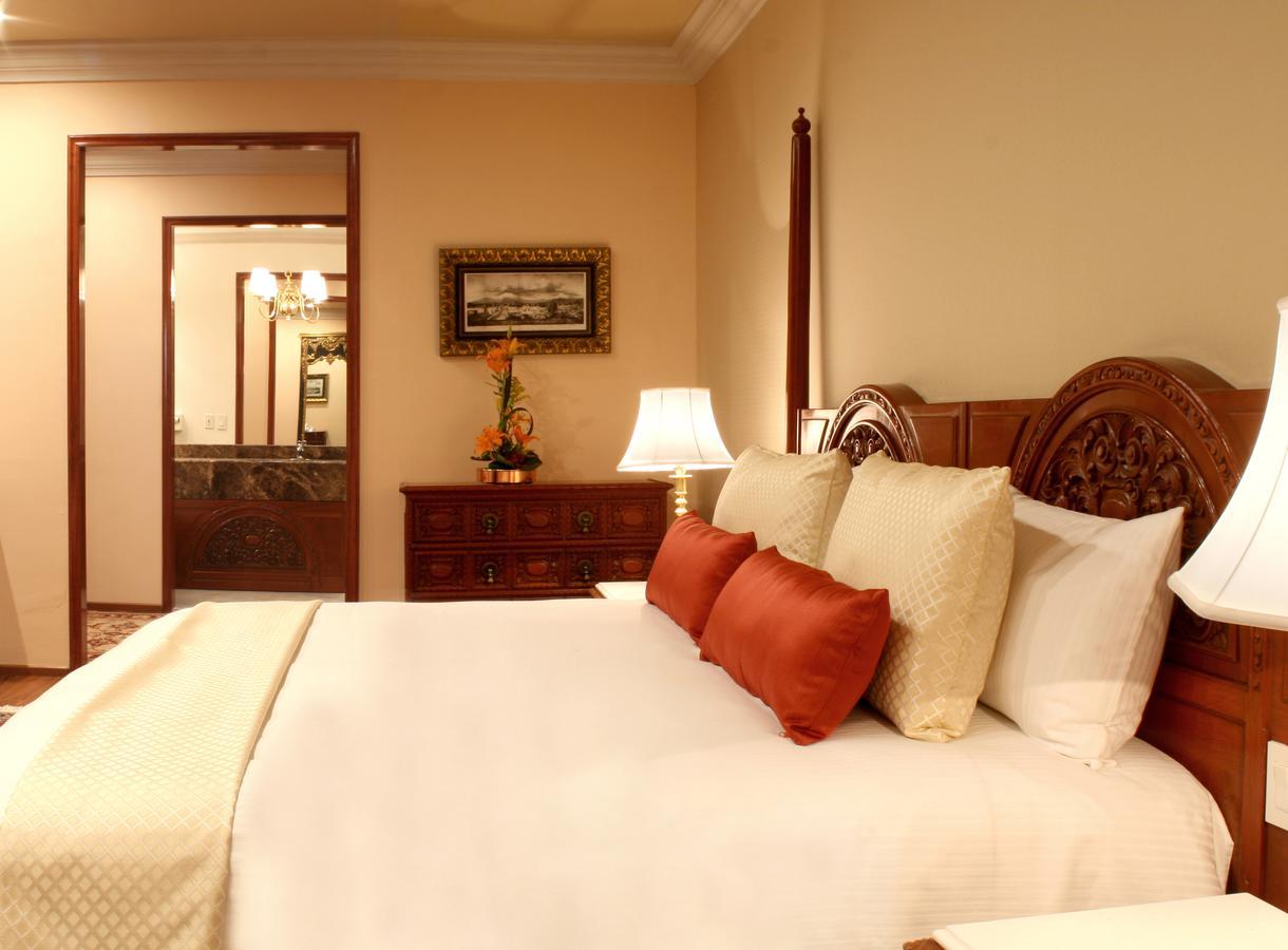 โรงแรมเจเนเว เม็กซิโกซิตี้ ภายนอก รูปภาพ A bedroom at the Taj Bengal