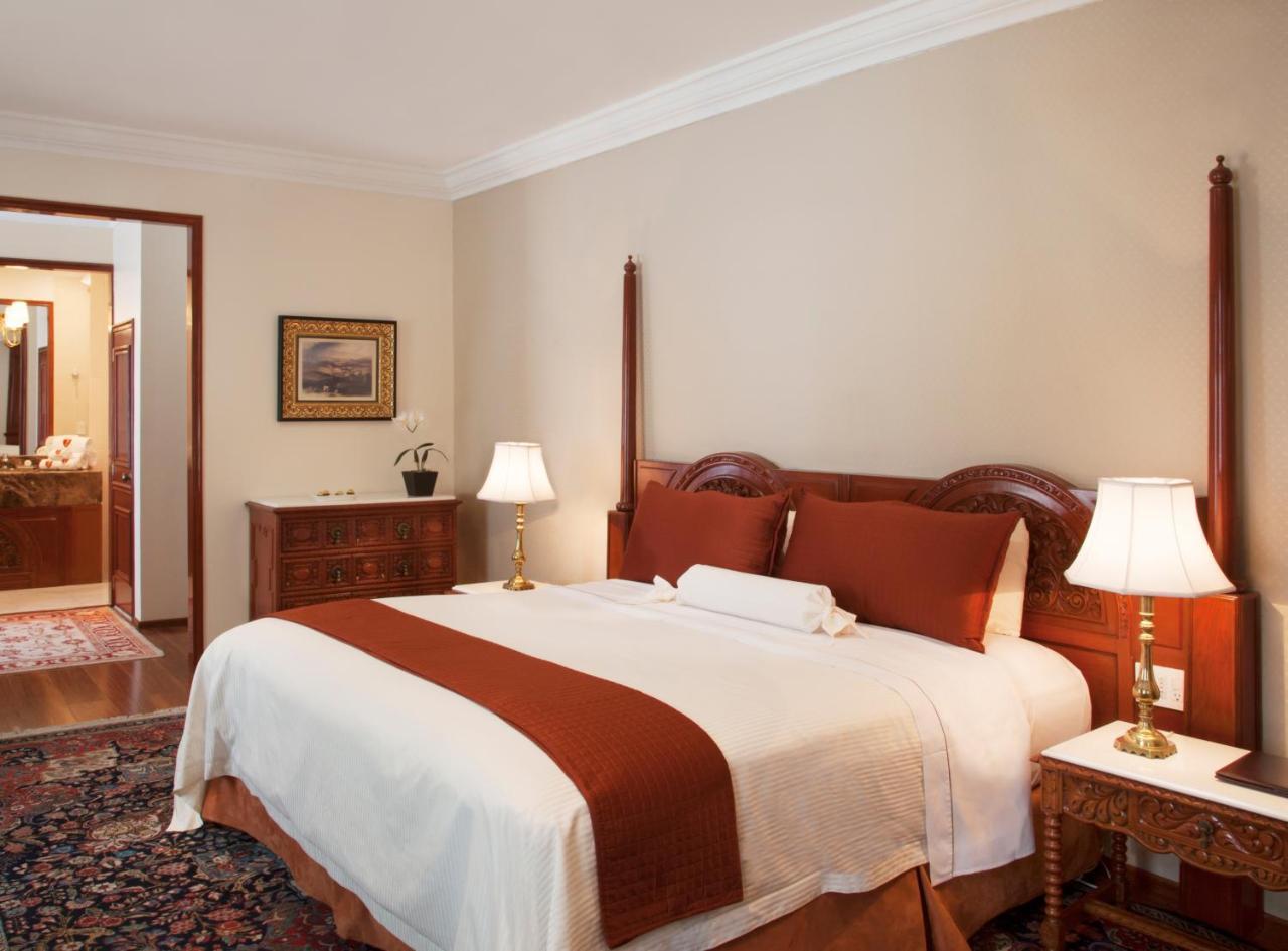 โรงแรมเจเนเว เม็กซิโกซิตี้ ภายนอก รูปภาพ A bedroom at the Taj Mahal Palace